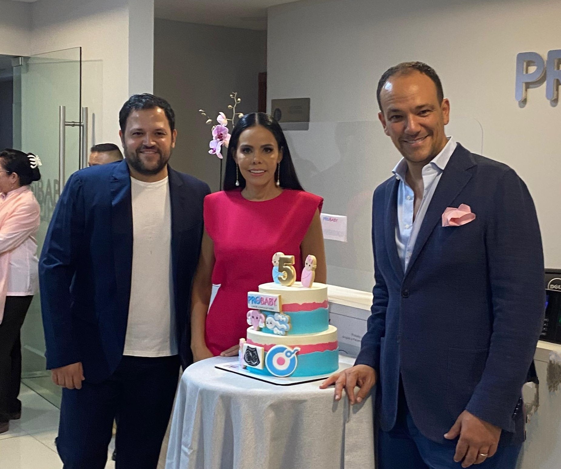 Probaby celebra su 5º aniversario cumpliendo sueños de maternidad y paternidad en Querétaro
