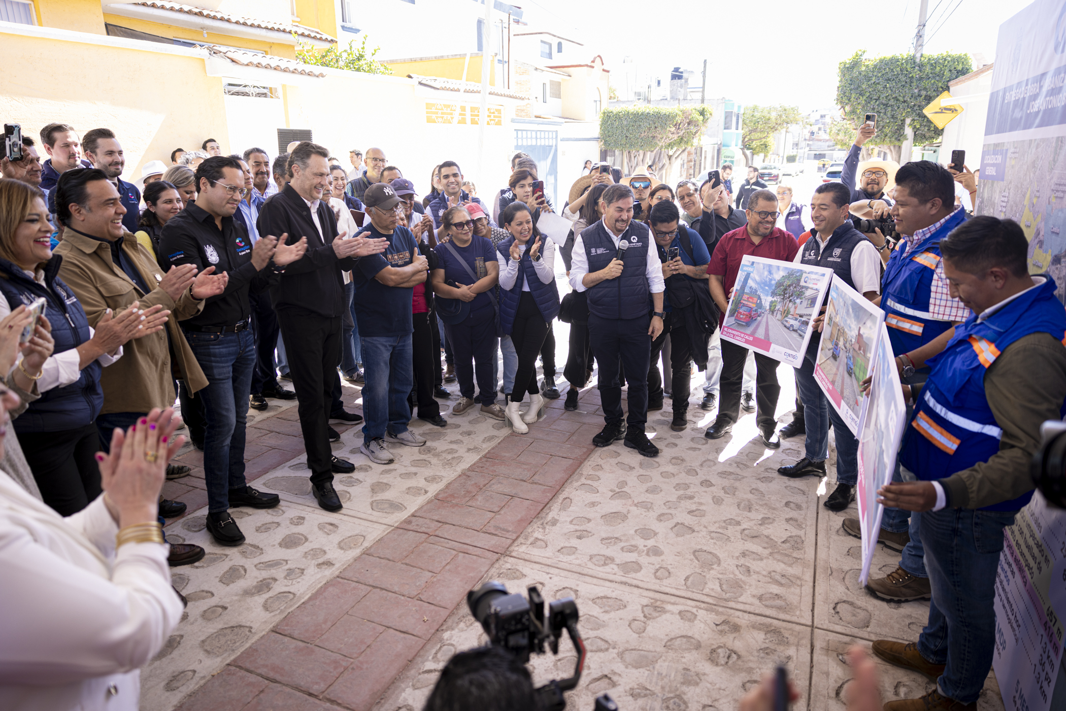 Entrega Mauricio Kuri obras de urbanización en la colonia Candiles por 23.8 mdp