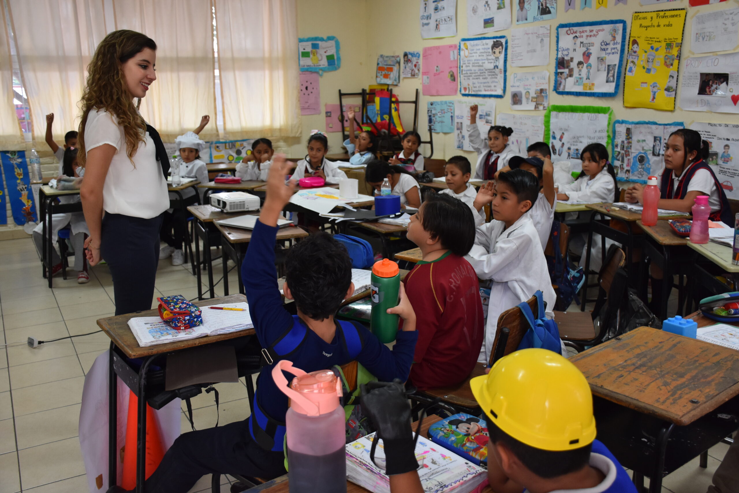 Regresan a sus actividades trabajadores de educación básica