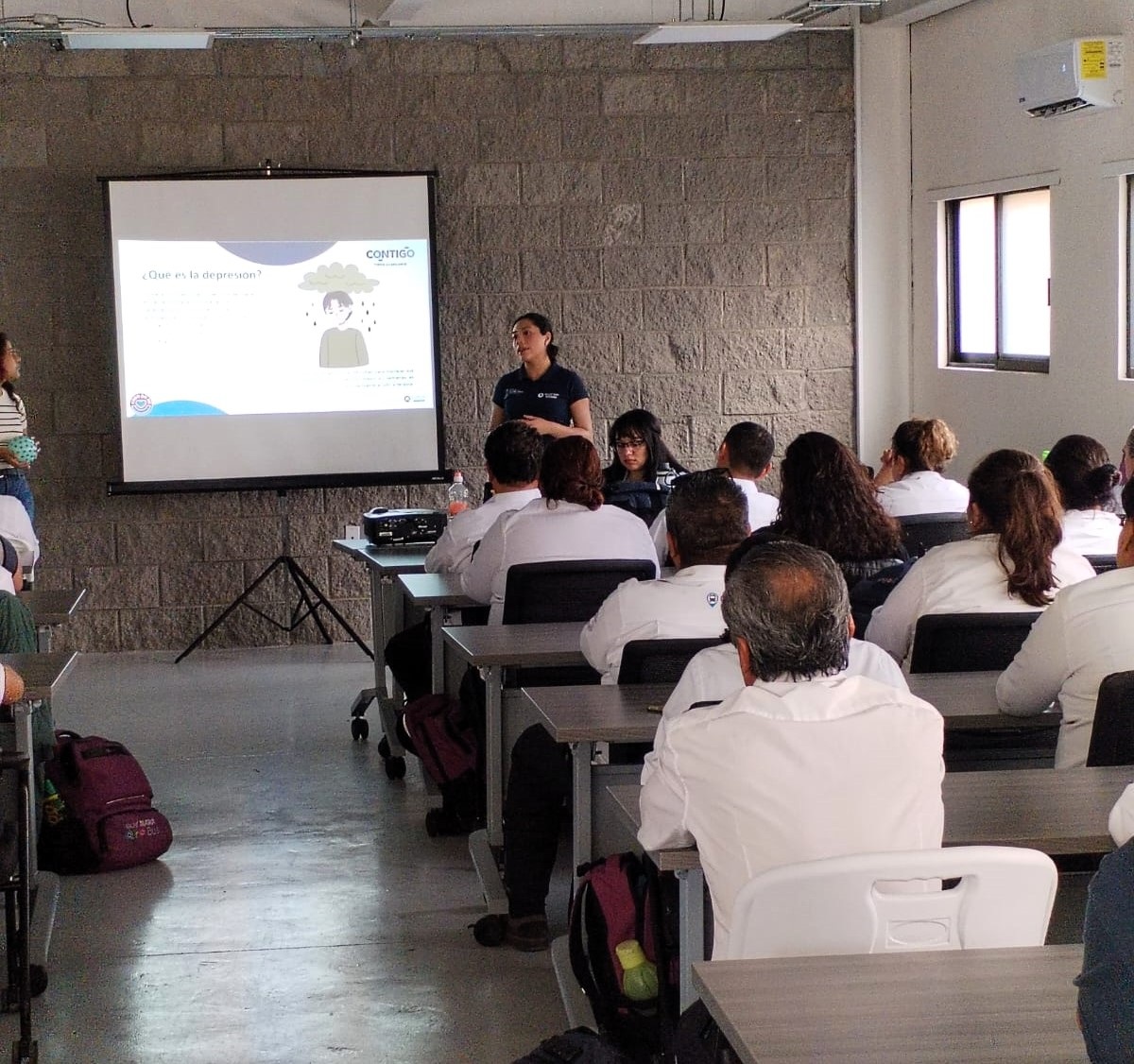 Capacita SESA en prevención de adicciones y salud mental a personal de la AMEQ