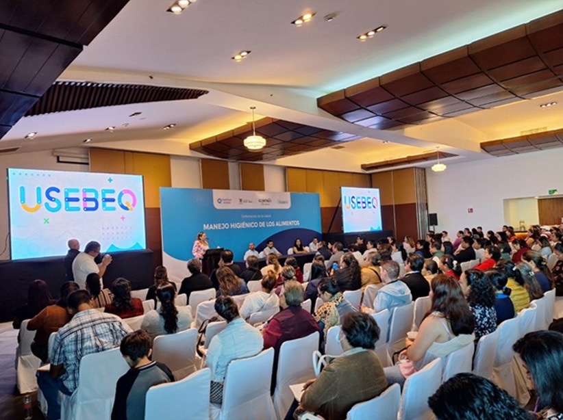 Capacita SESEQ a manejadores de alimentos de USEBEQ