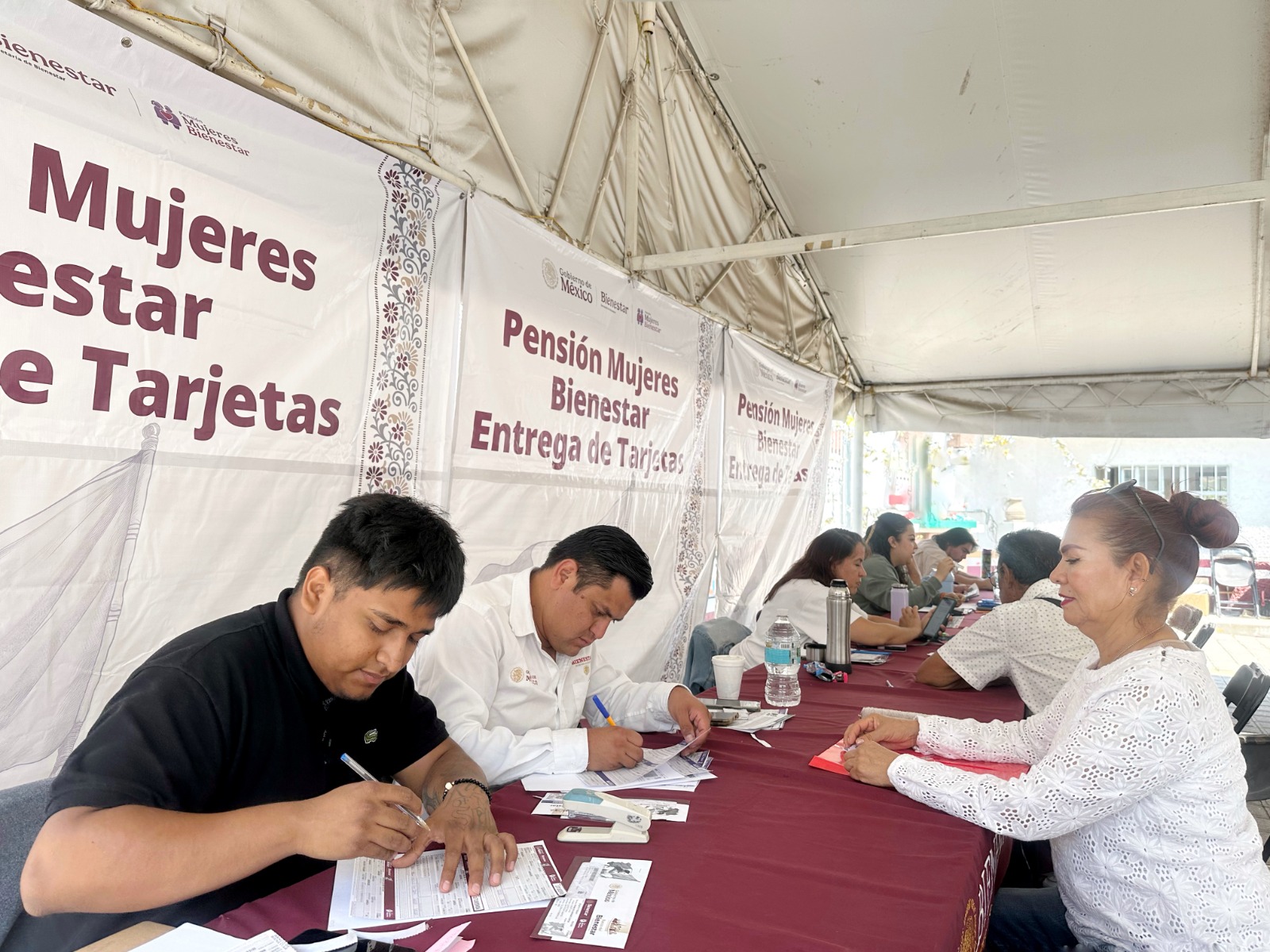 En Querétaro del 21 al 30 de abril se realiza la entrega de tarjetas aderechohabientes de las Pensiones para Adultos Mayores y MujeresBienestar