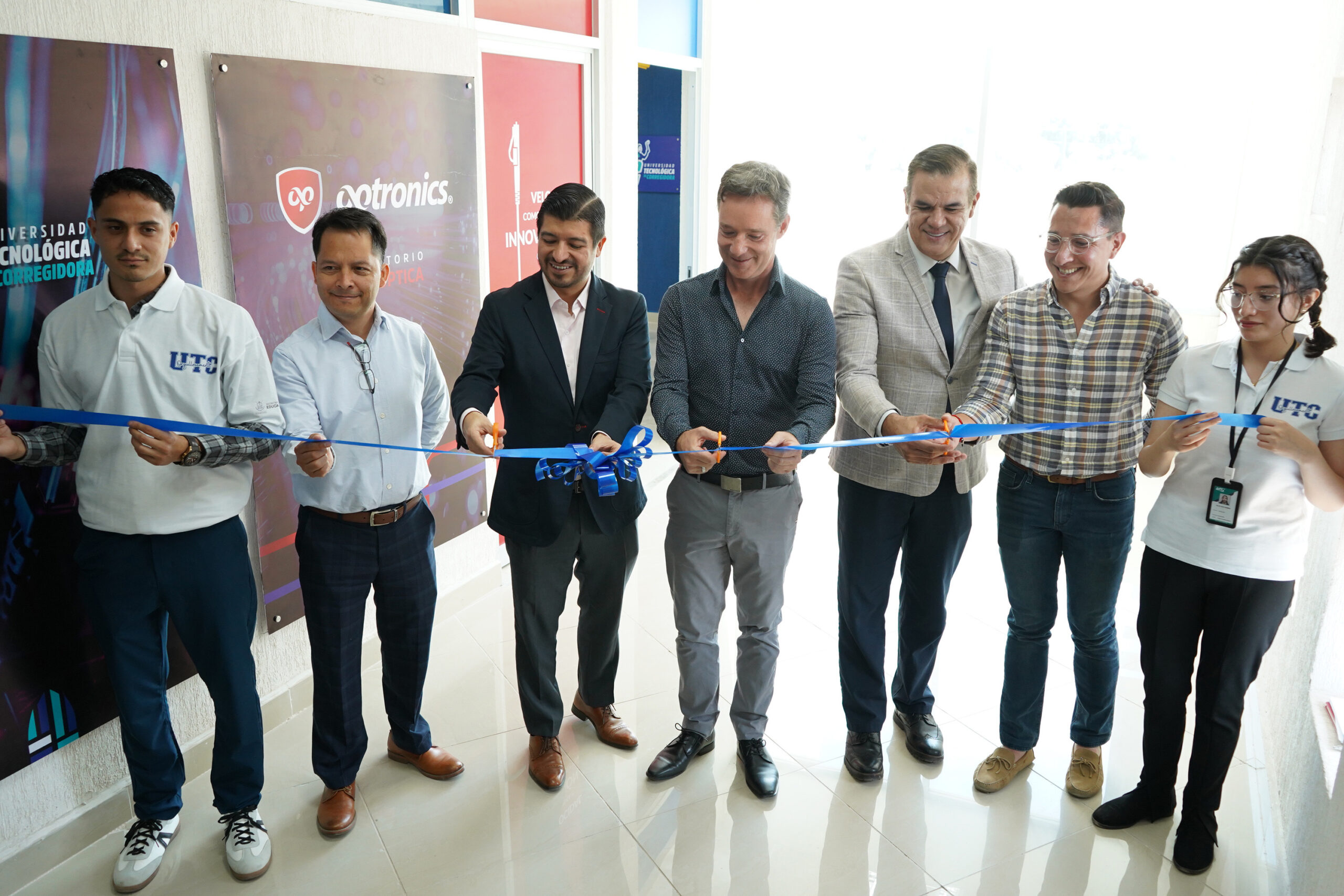 Inauguran UTC y Optronics laboratorio de fibra óptica