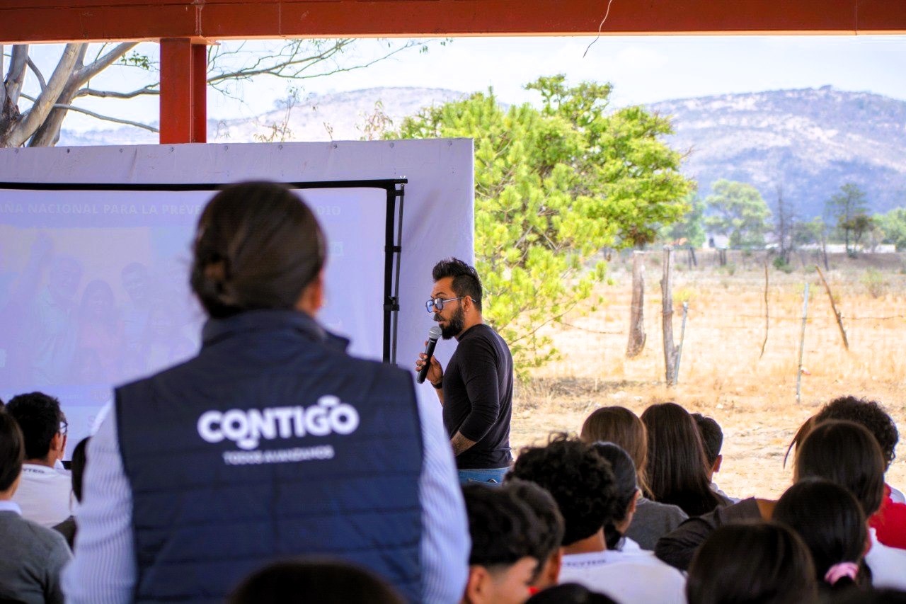 Lleva CECA conferencia del cuidado de la salud mental a Huimilpan