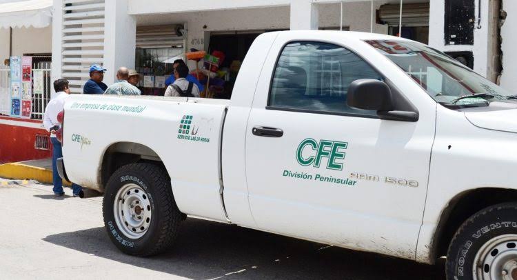 Colonias de Corregidora cumplen hasta tres días sin luz; vecinos denuncian abandono por parte de la CFE