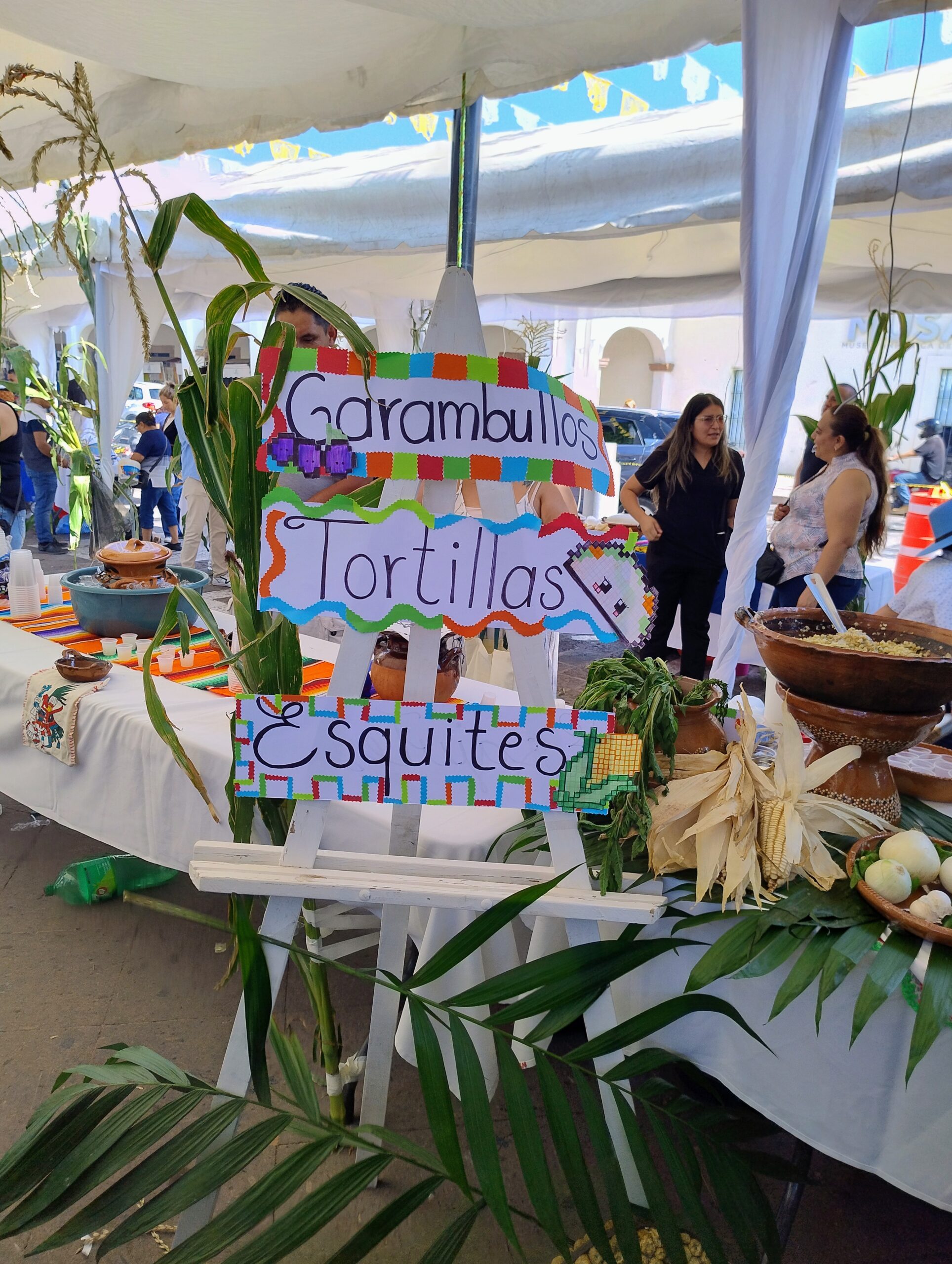 Sabores con Historia: Alumnos de la Secundaria Quetzalcóatl Celebran la 5ª Muestra Gastronómica Prehispánica y Colonial en El Pueblito