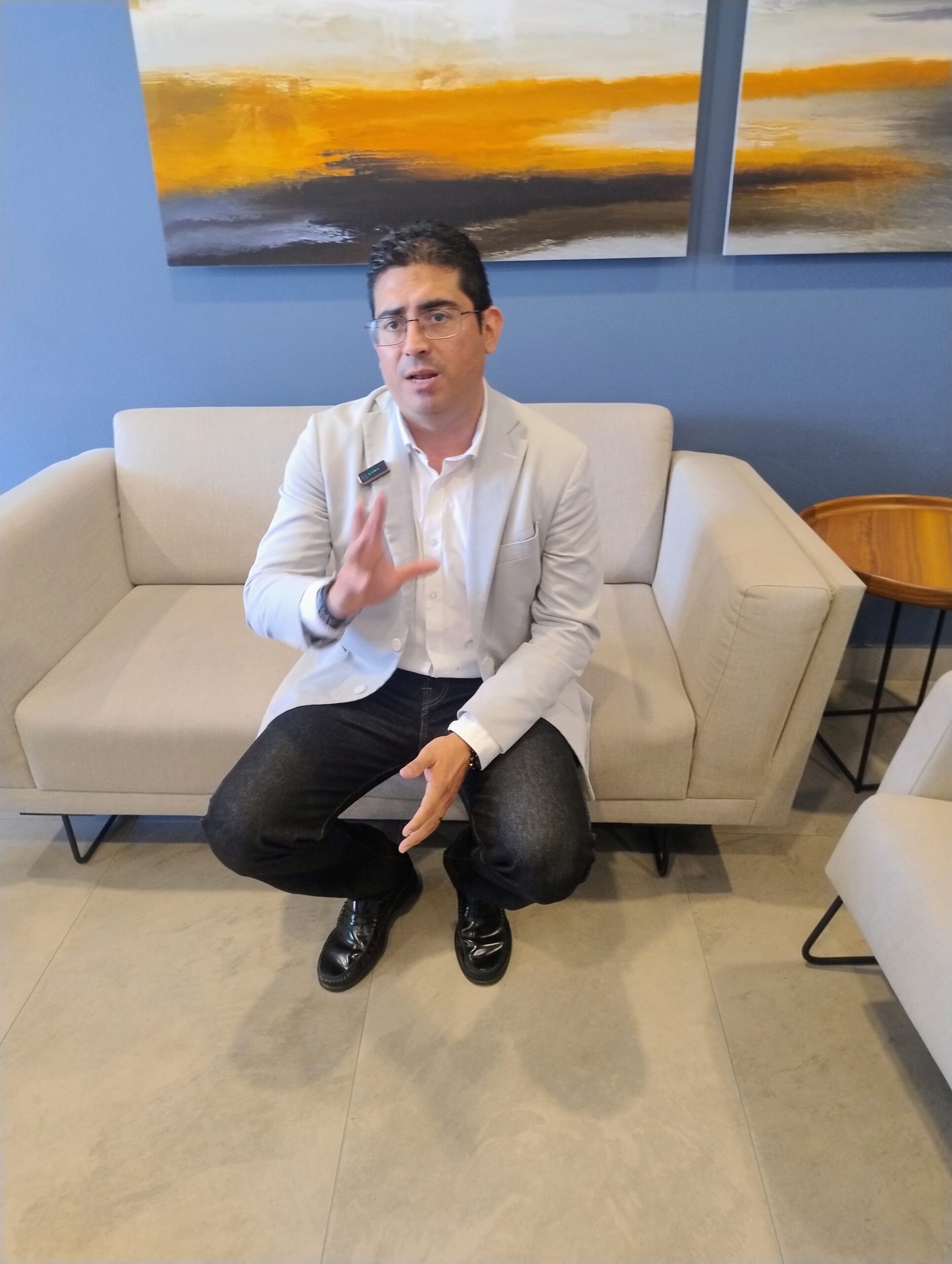 Michael Millán inspira a transformar la mentalidad financiera en “Conectados con Gente Exitosa 2025”