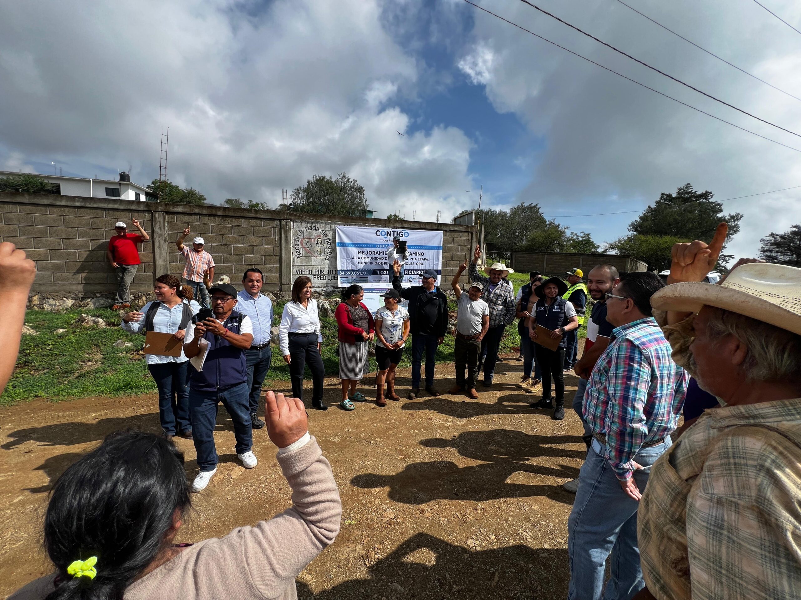 CEI mejora camino que conecta Pinal de Amoles y Arroyo Seco