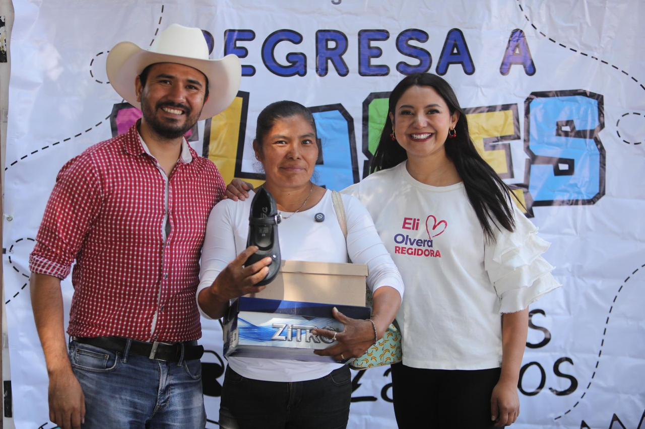 Más de 300 niños de Corregidora reciben calzado escolar a través del programa “En tus zapatos”