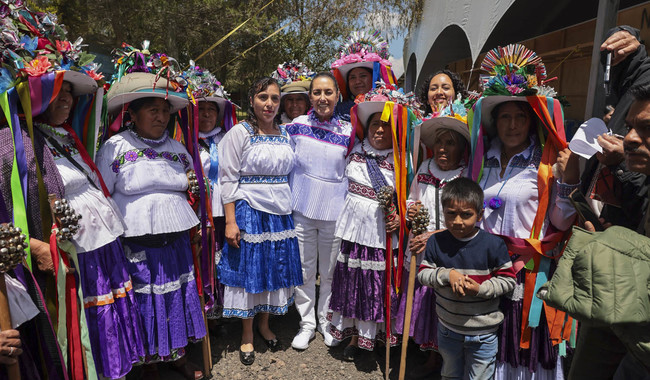 Presidenta Claudia Sheinbaum entrega 139.9 mdp del FAISPIAM a pueblos originarios de Querétaro