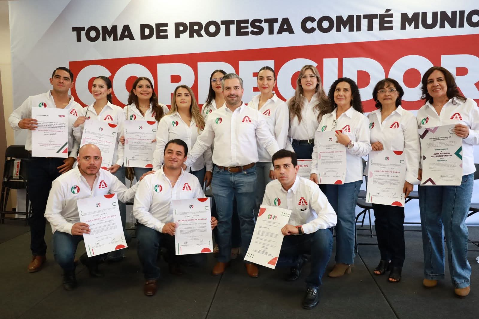 Toman protesta integrantes del Comité Municipal del PRI en Corregidora