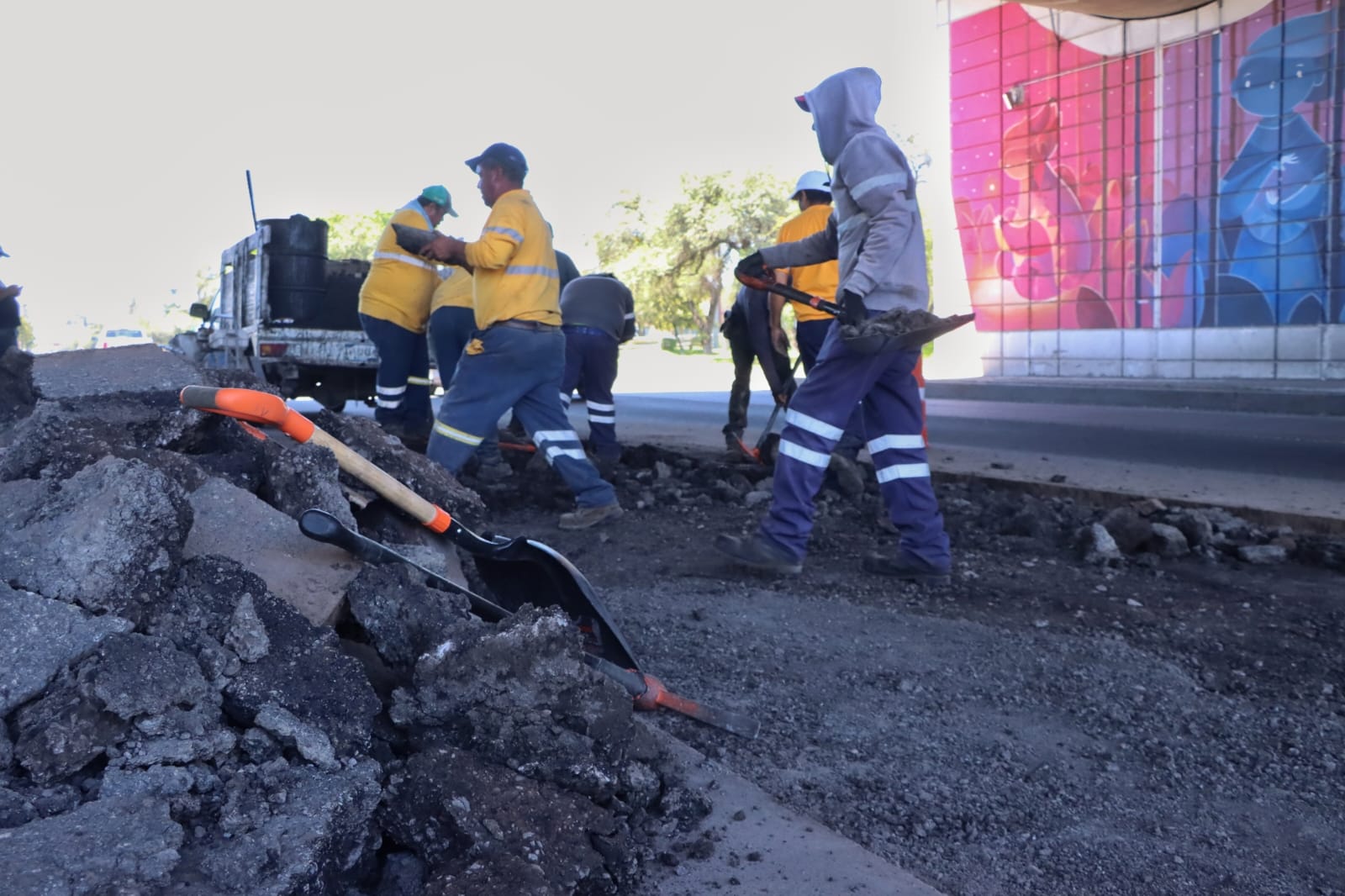 Brigadas Antibaches de Corregidora intervienen Avenida Constituyentes y el Libramiento Sur Poniente Balvanera