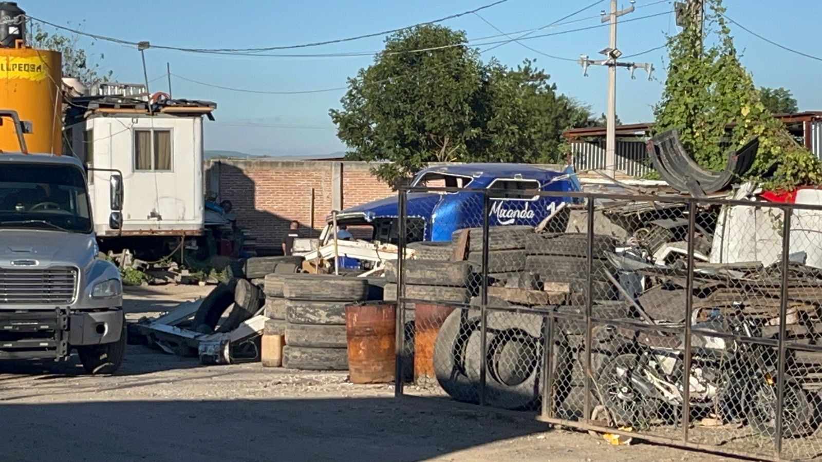 Aseguran predio con presunto huachicol en El Marqués