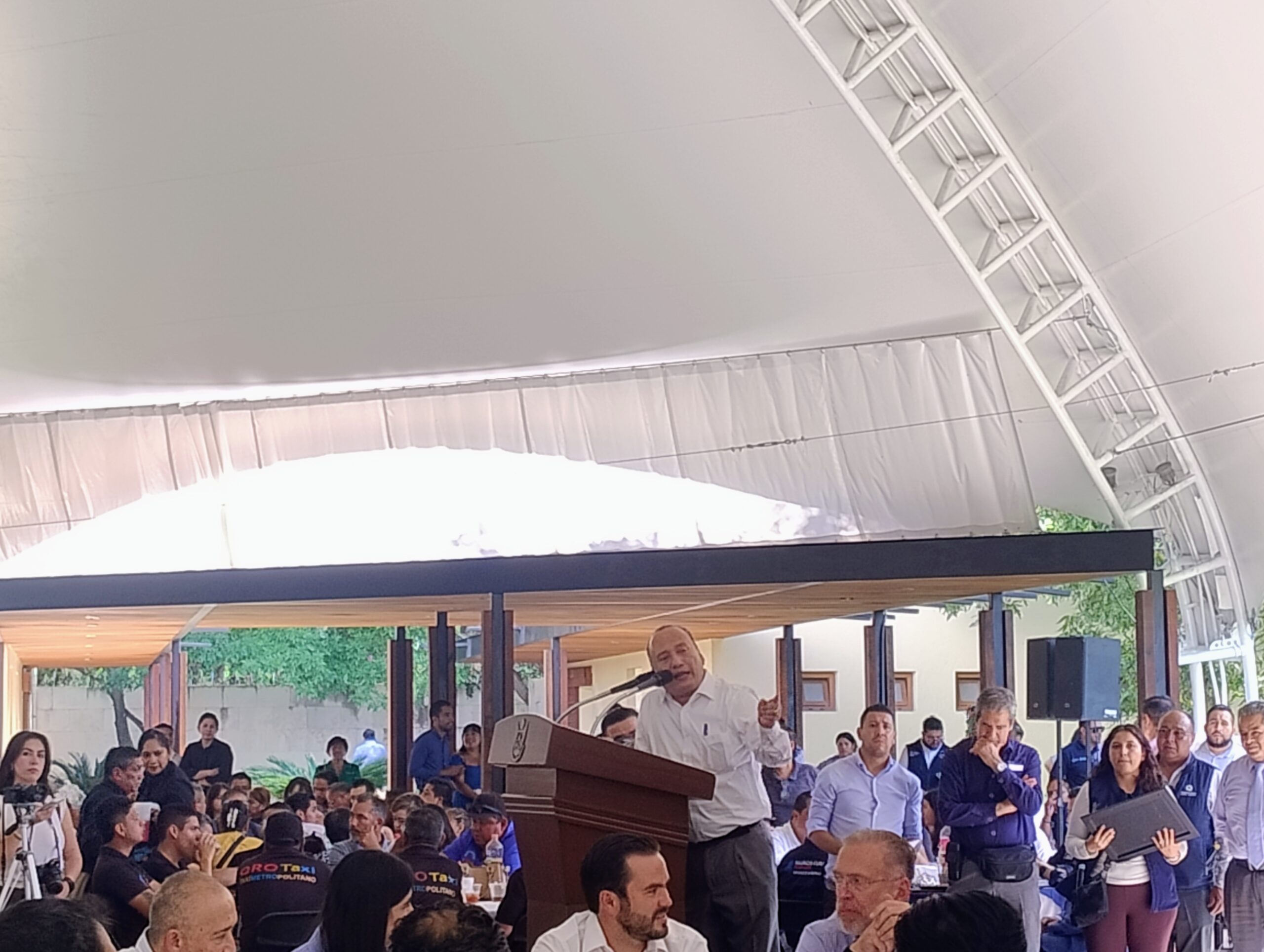 Comerciantes reconocen a Mauricio Kuri por cambio de fecha en la Feria