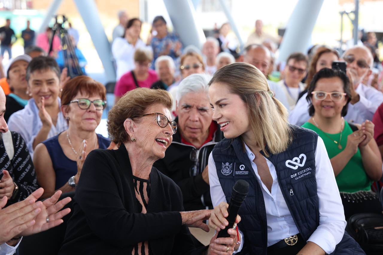 Festejan adultos mayores segundo aniversario del Centro Regional de PAM en San Juan del Río