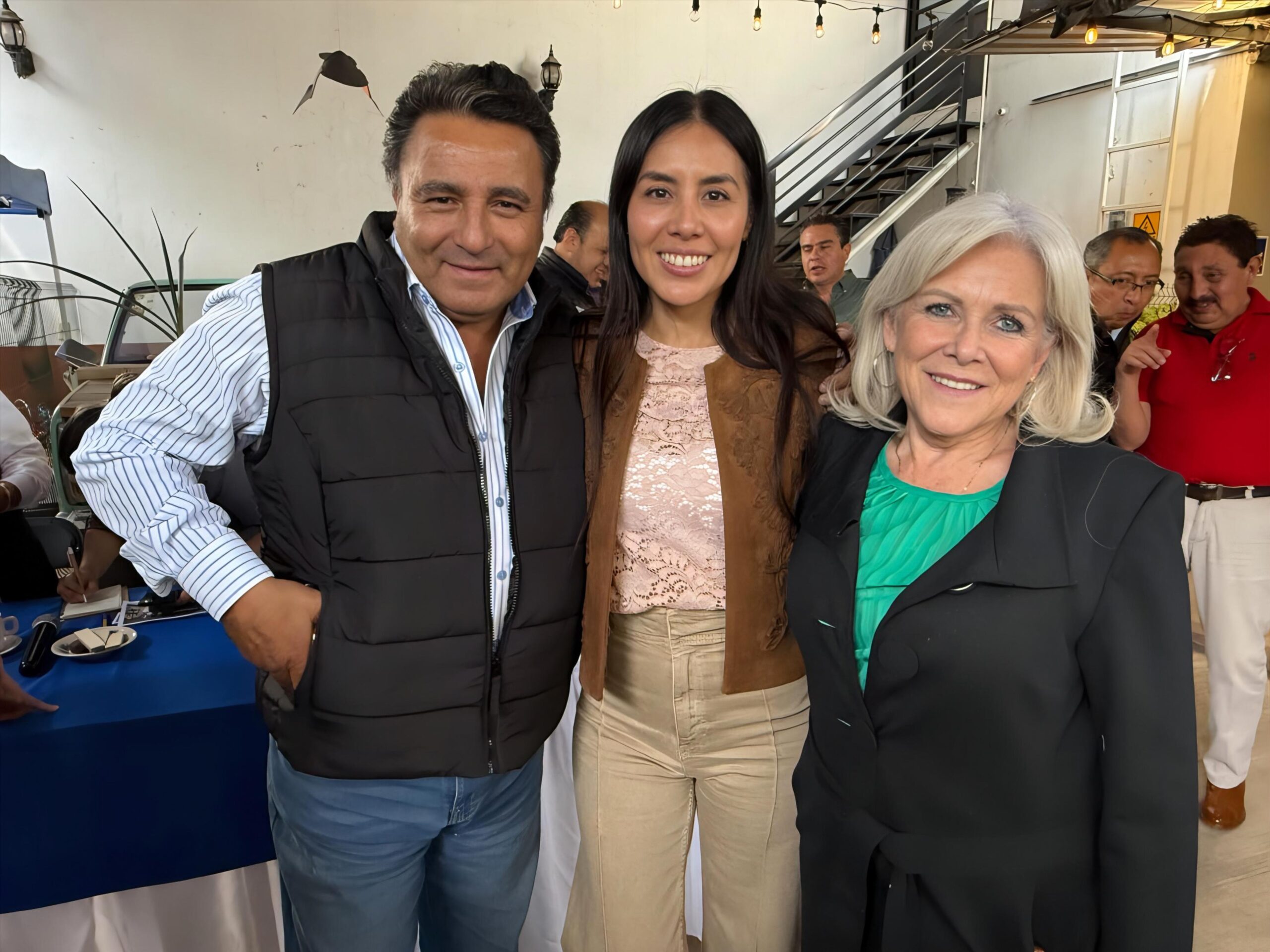 Dialoga Liliana San Martín con gremio restaurantero en San Juan del Río