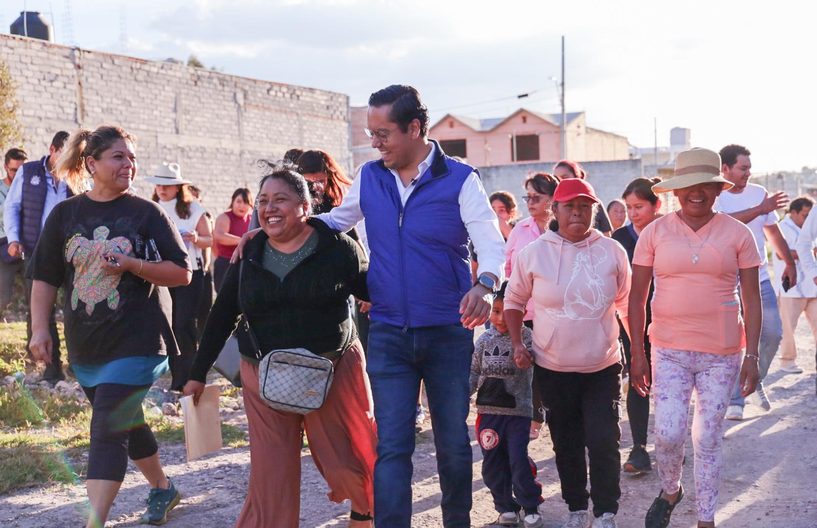 Chepe Guerrero inaugura urbanización de la calle Nochebuena en Valle de los Pinos