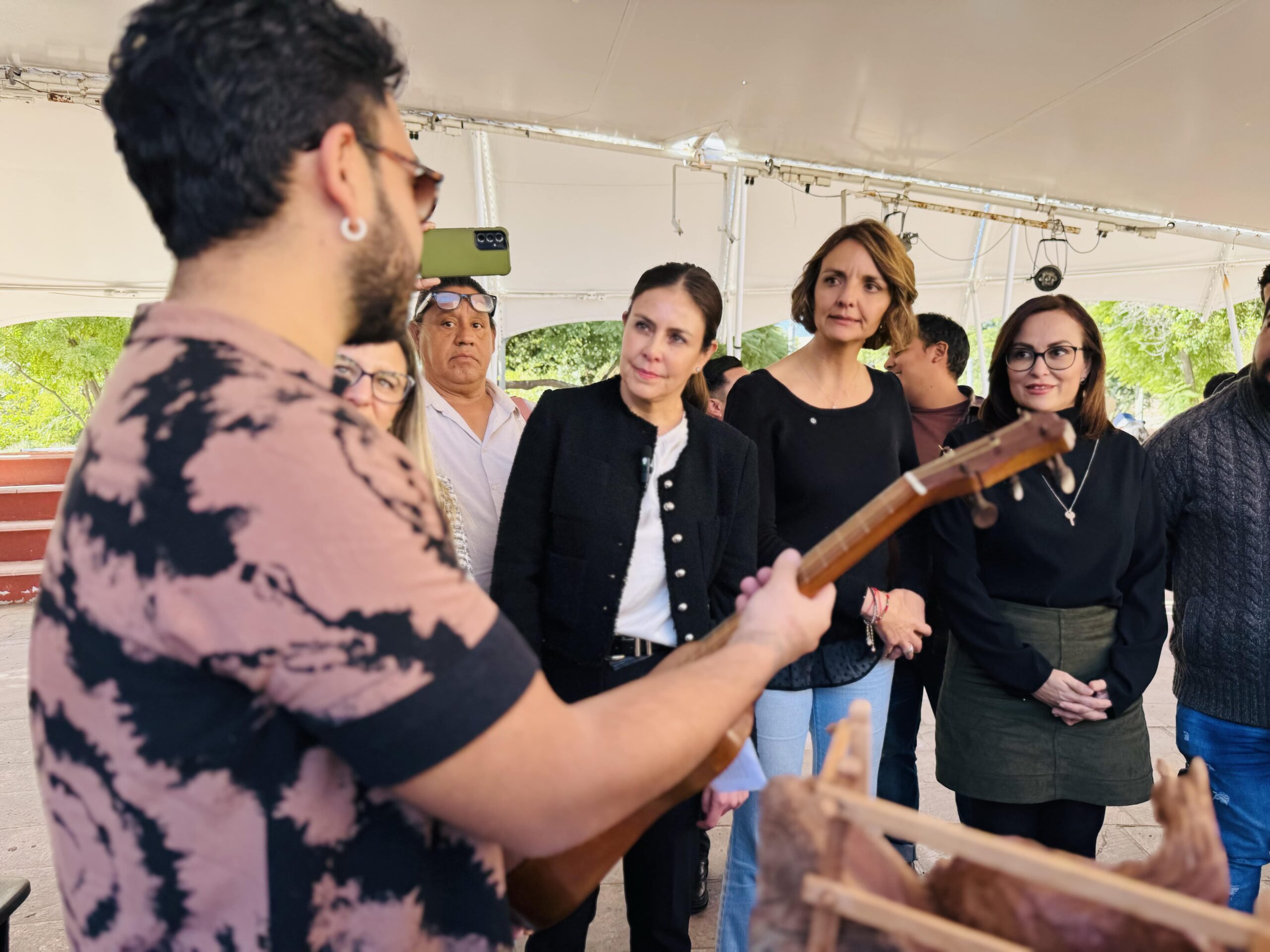 Entregan titulares de Cultura y Turismo los premios del Concurso Estatal de Artesanías 2025