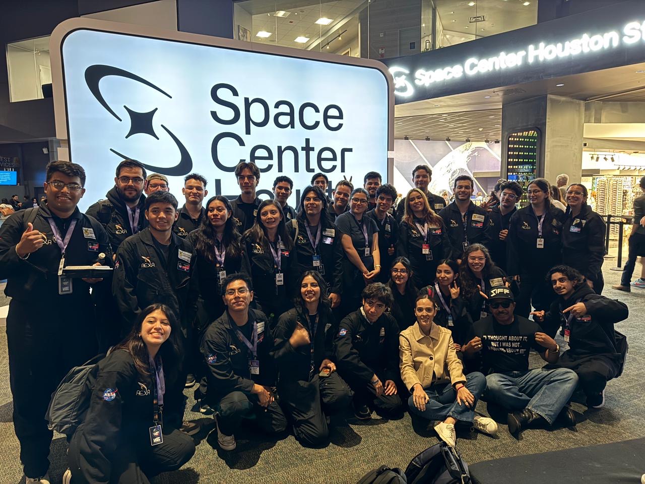 Concluyen queretanos su participación en programa aeroespacial internacional