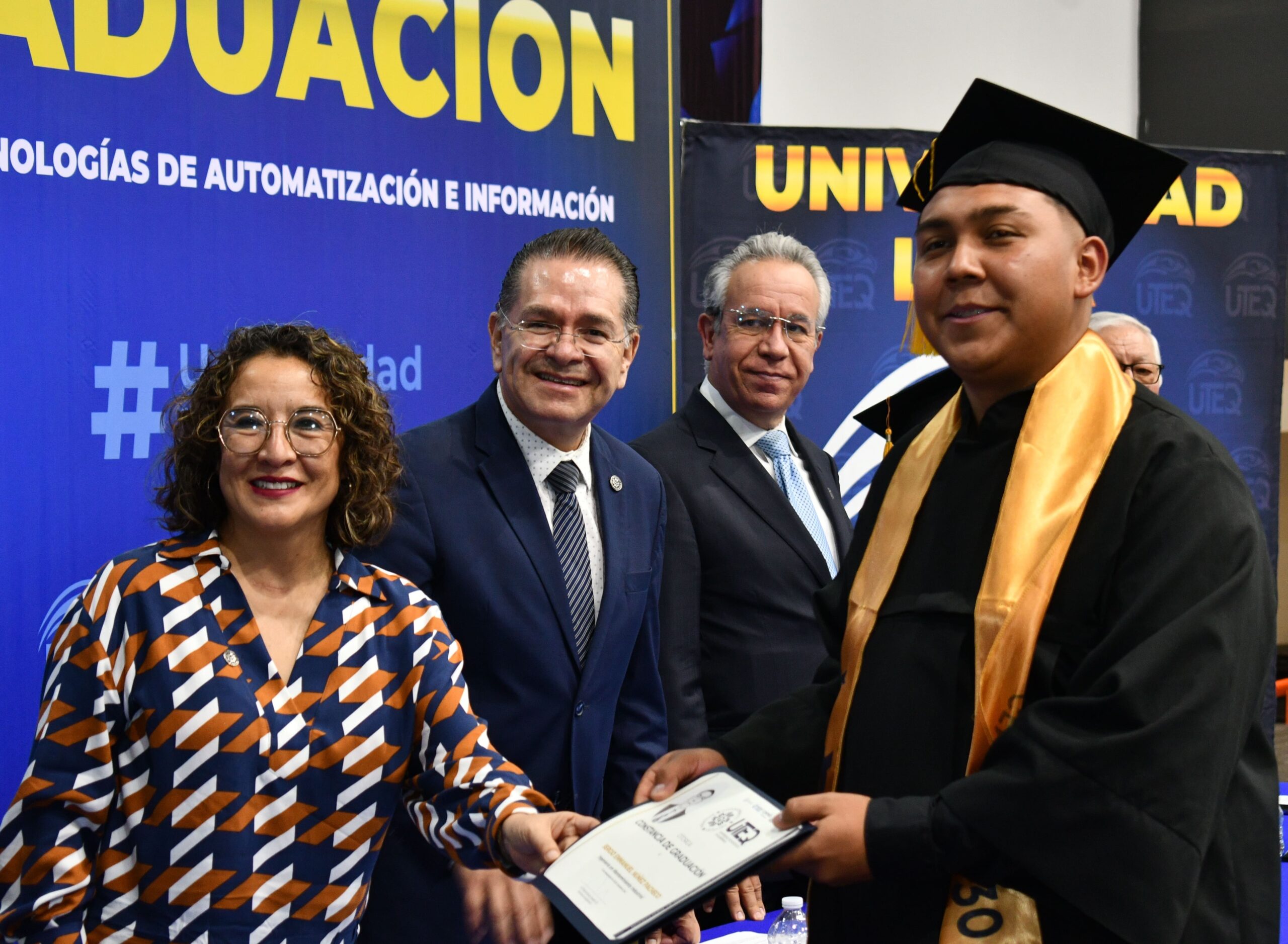 Se gradúan más de dos mil 340 estudiantes en la UTEQ