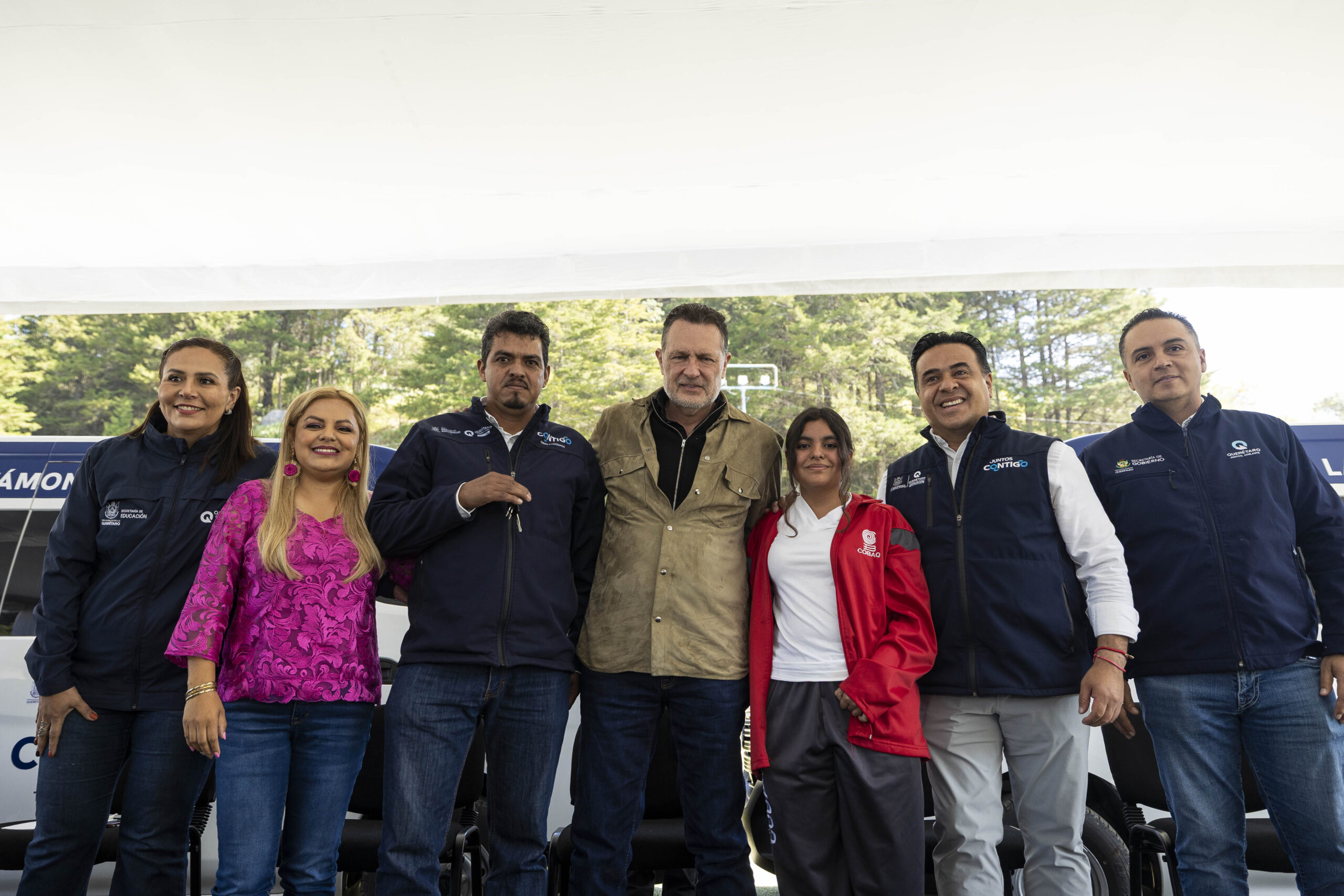 Fortalece Gobernador programa de transporte escolar en la Sierra Gorda