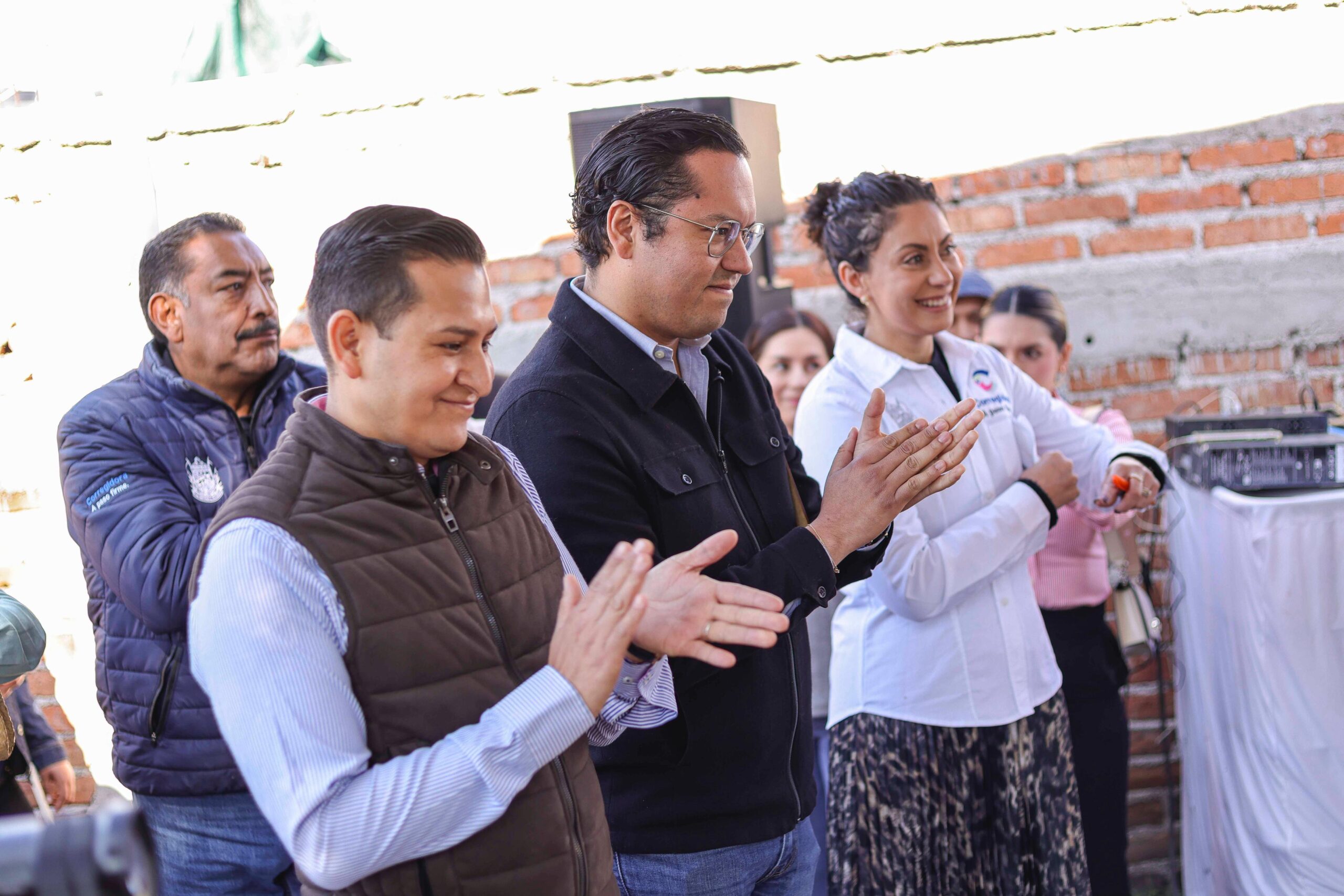 Chepe Guerrero entrega la urbanización de cuatro calles en la comunidad de El Calichar