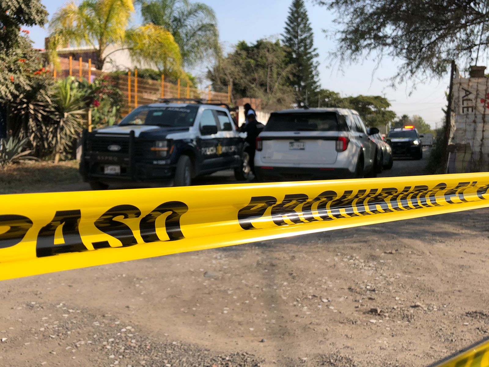 Hombre muere tras riña en Santa Mónica; vecinos reportaron presuntos disparos y hay dos detenidos