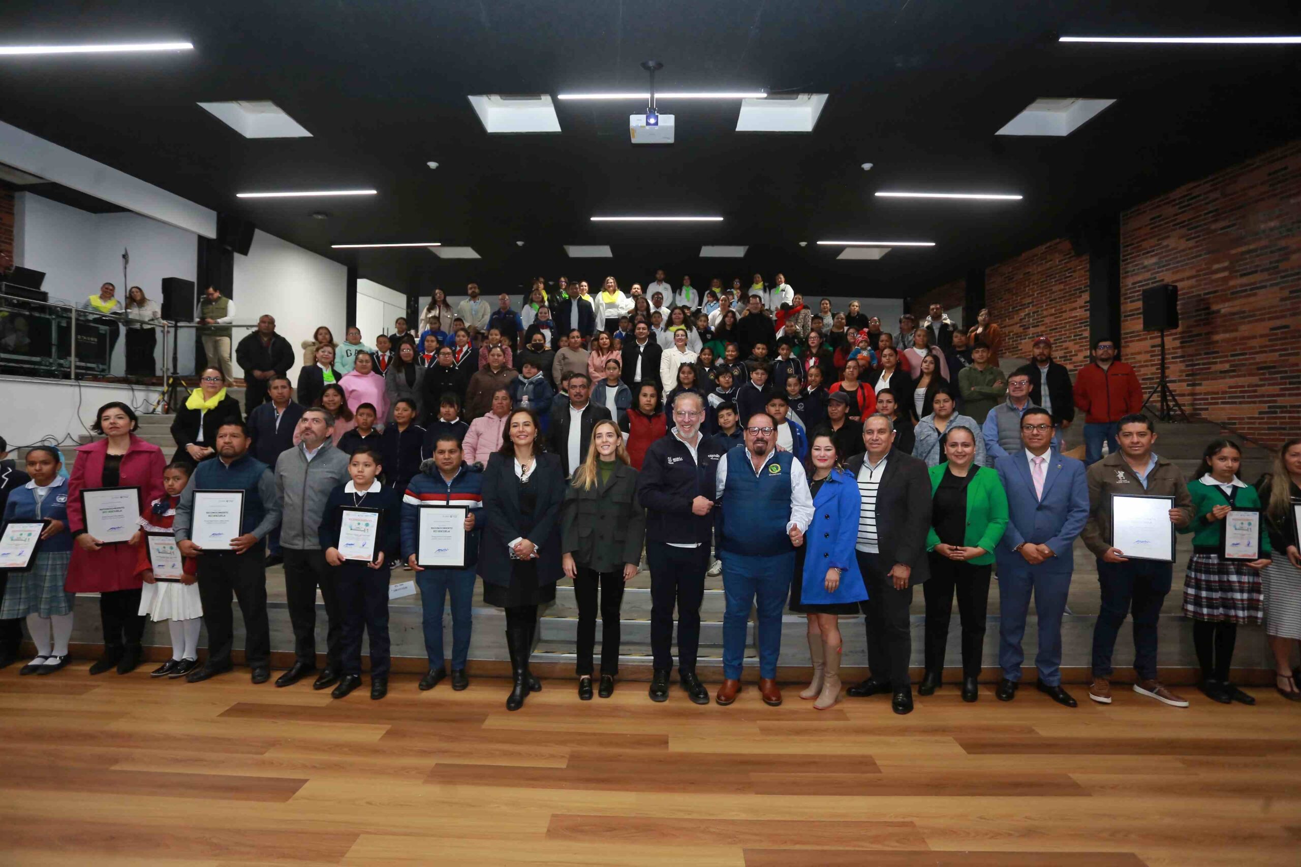 Reconoce Marco Del Prete a nueve instituciones educativas por su compromiso ambiental