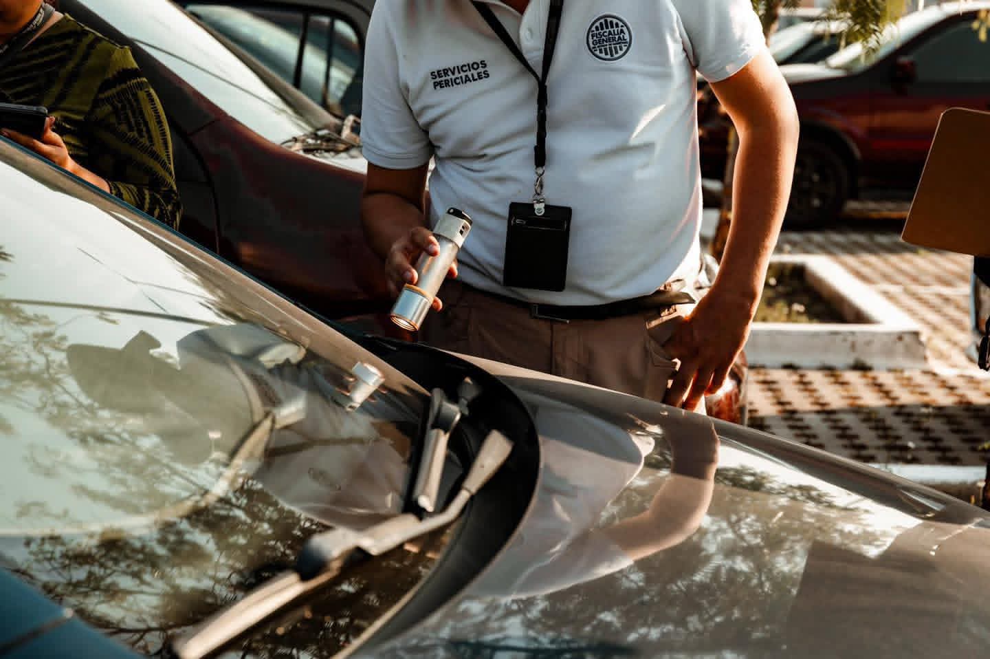 Fiscalía de Querétaro realiza operativo de revisión vehicular en plazas comerciales