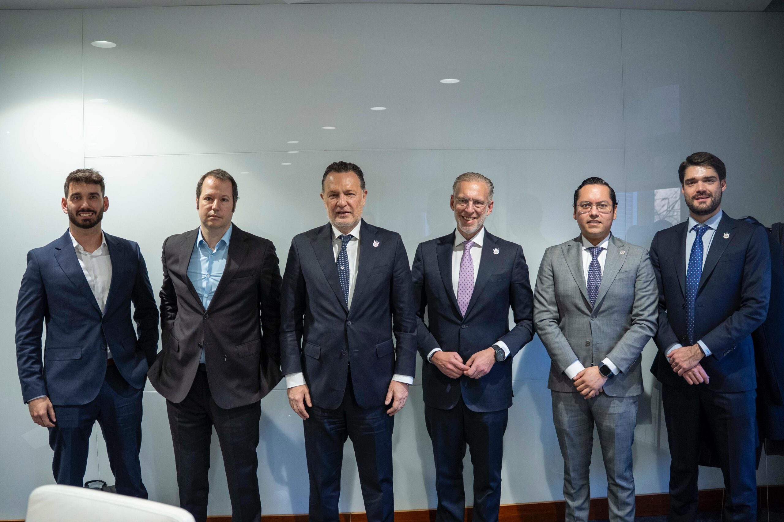 Mauricio Kuri y Chepe Guerrero se reúnen con directivos de SHAD NAD y Durex en España