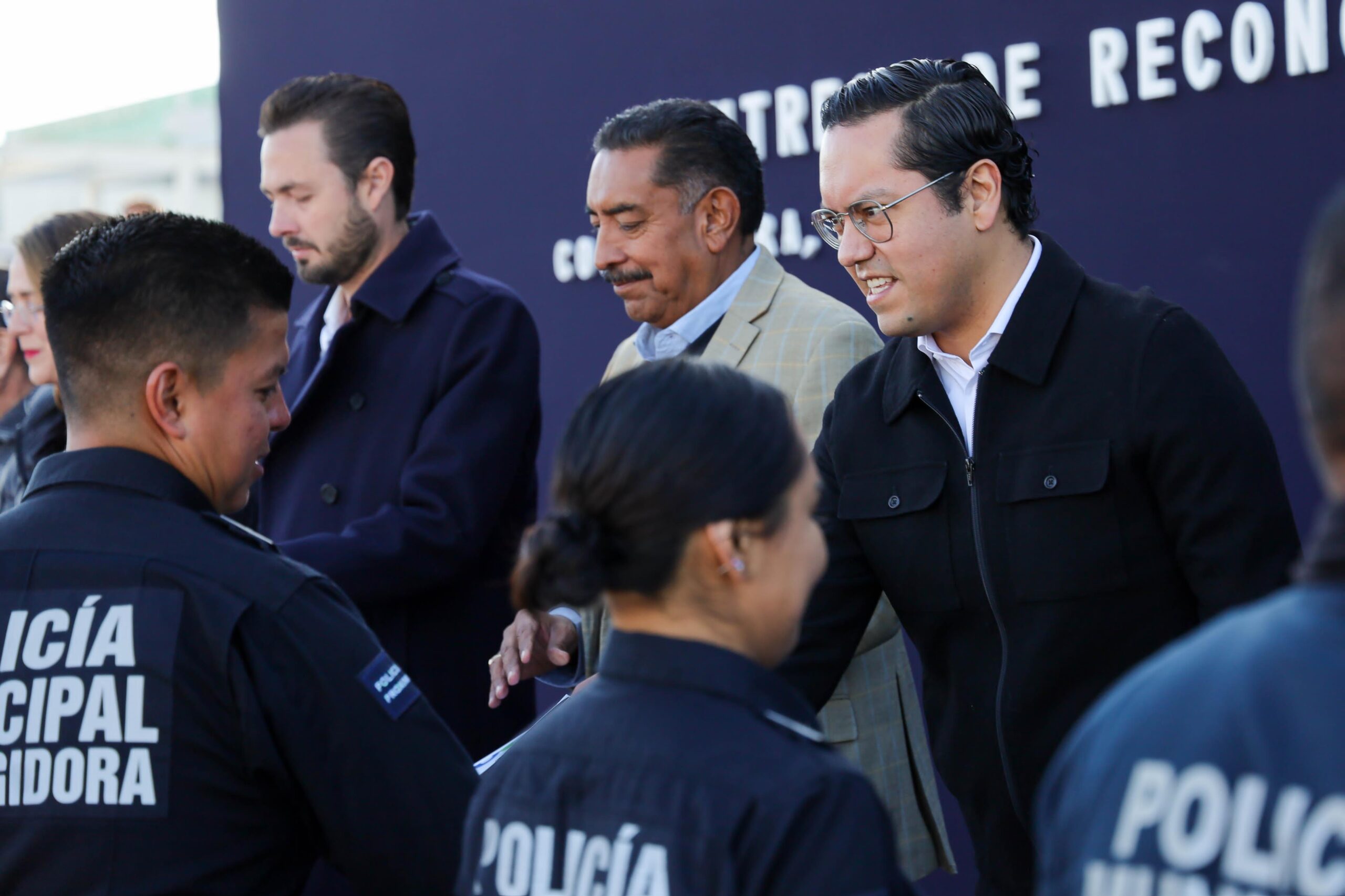 Chepe Guerrero anuncia incremento salarial del 16% para policías de Corregidora