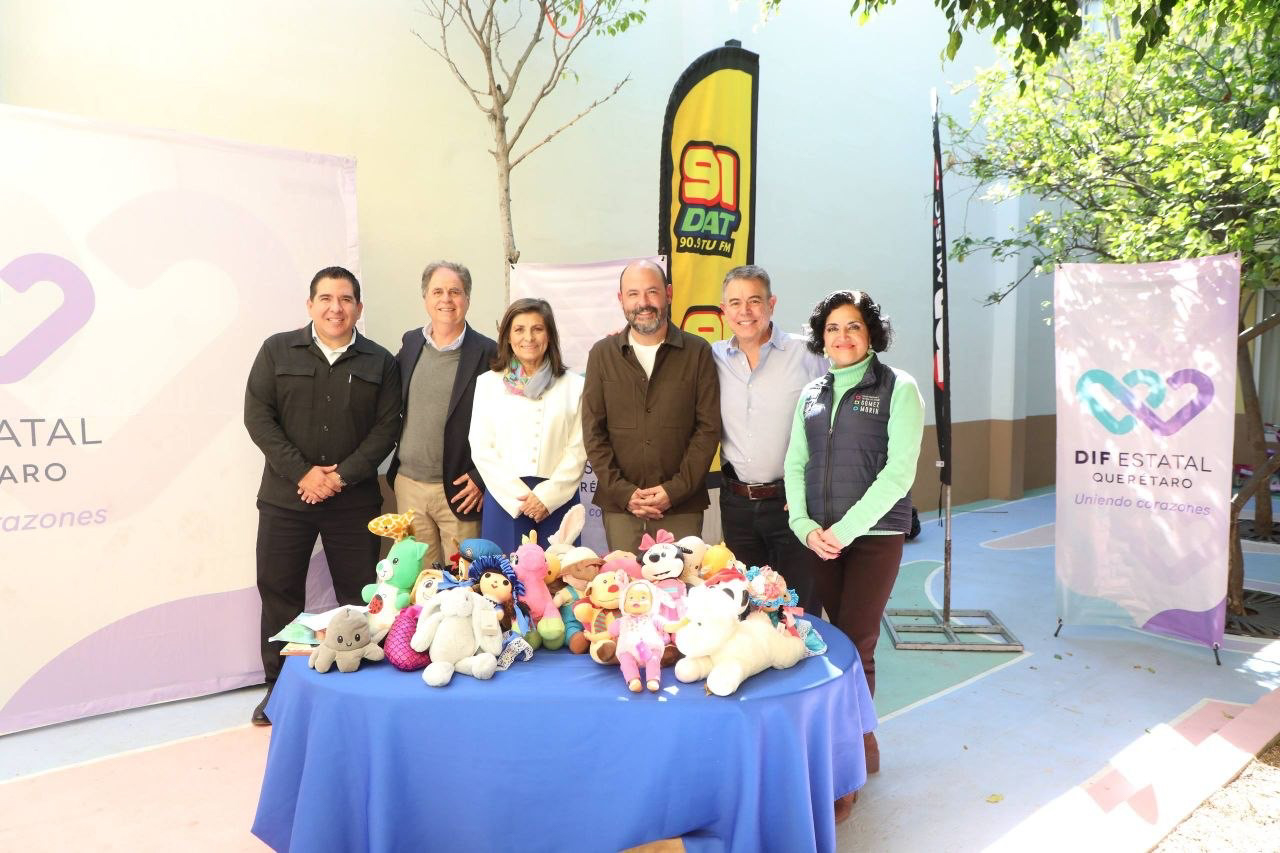 Recibe SEDIF juguetes para las y los niños en situación vulnerable