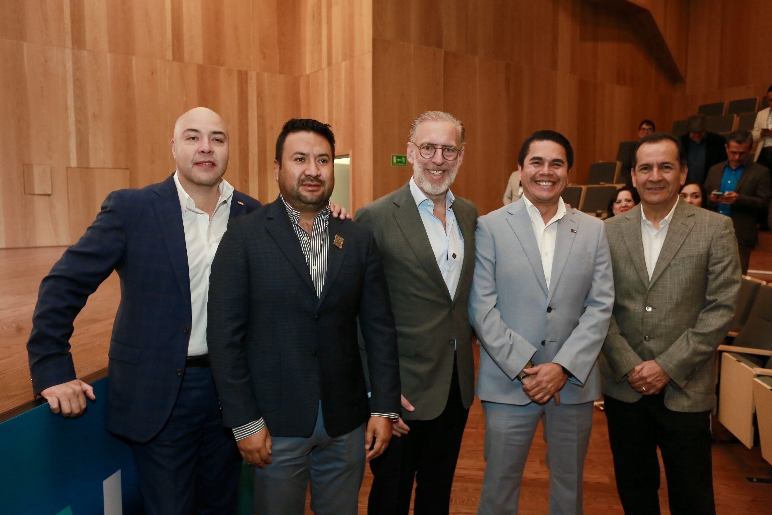 Inaugura Marco Del Prete el 2do Congreso de AMIQRO