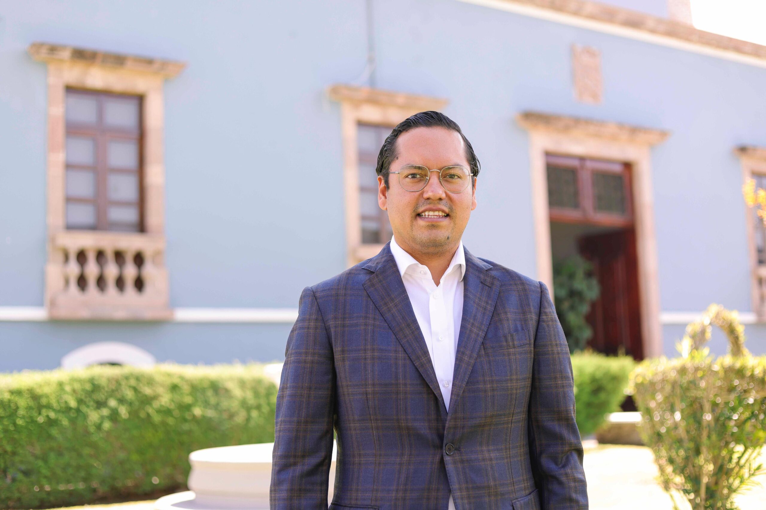 Chepe Guerrero invita a inscribirse al programa “Becas Educación A Paso Firme 2026”