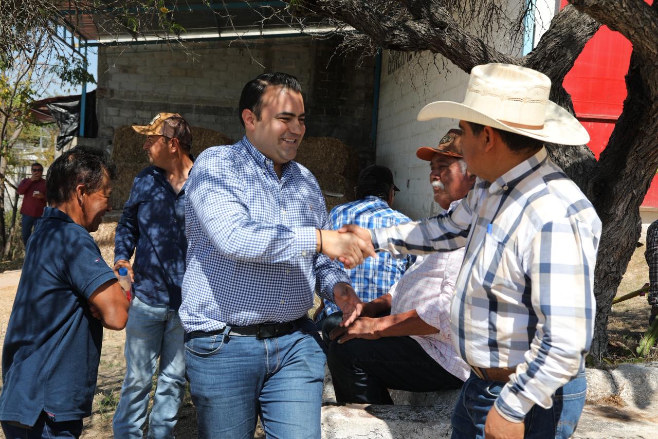 Gaspar Trueba se Compromete a Trabajar con la Asociación Ganadera de Colón