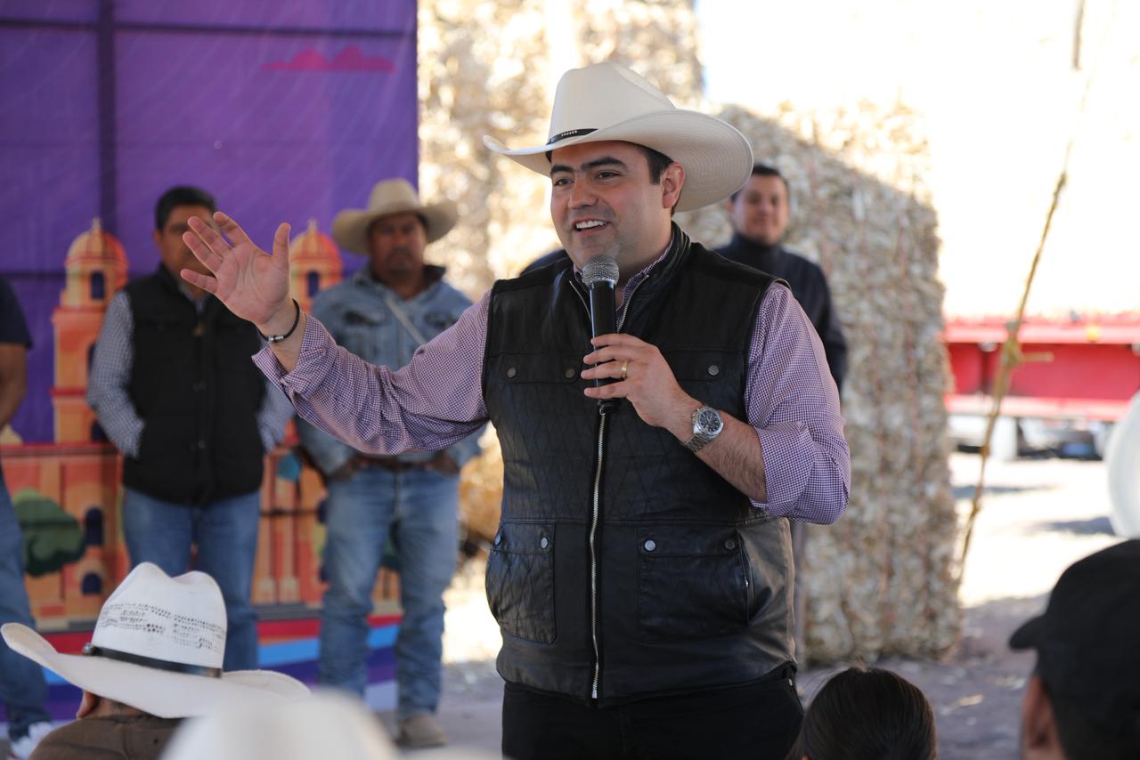 Entrega Gaspar Trueba Apoyos a Ganaderos