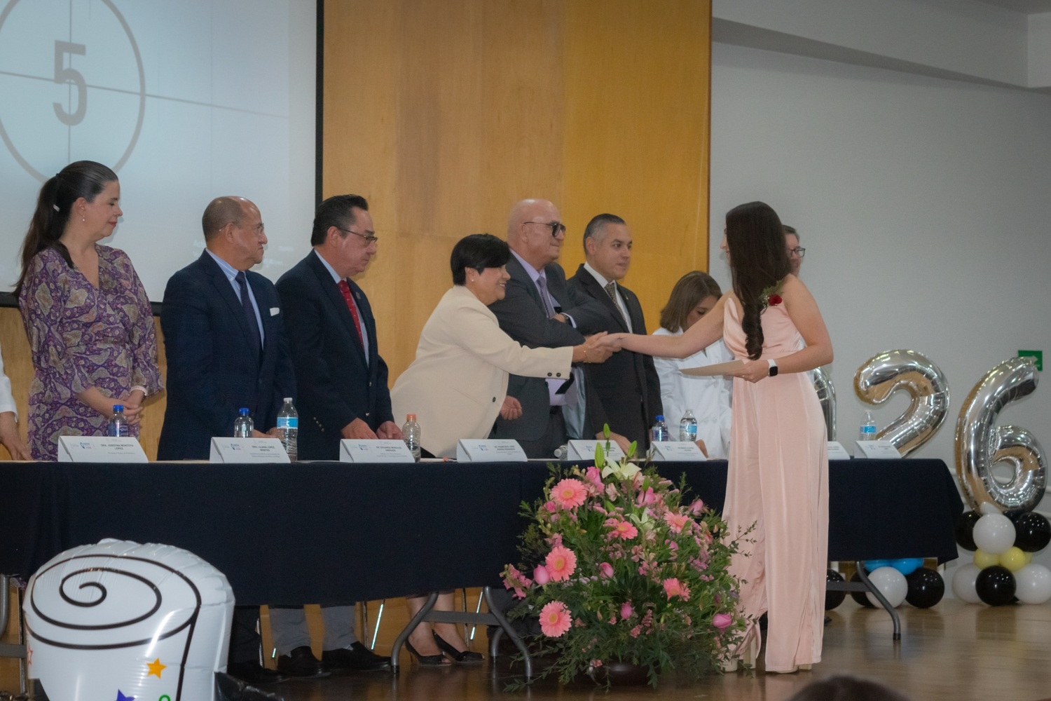 Concluyen su formación 28 médicos residentes en el Hospital de Especialidades del Niño y la Mujer