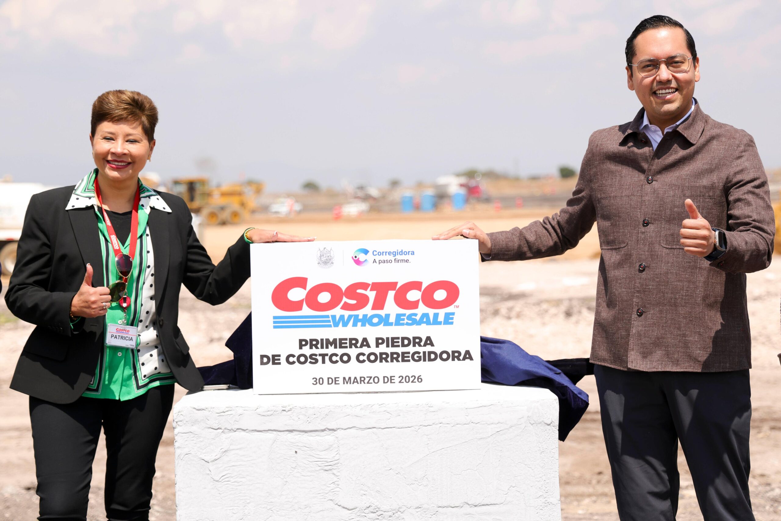 Chepe Guerrero coloca primera piedra del Costco; 100 mdd de inversión para Corregidora