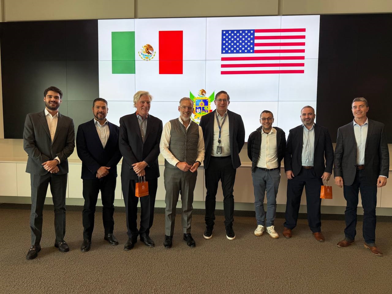 Realiza Marco Del Prete gira de actividades en Washington