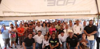 Entrega Luis Nava obra social en Jalpan