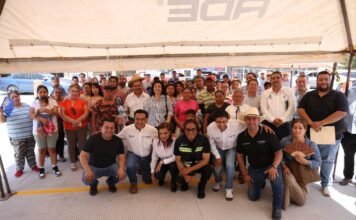 Entrega Luis Nava obra social en Jalpan