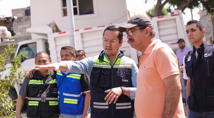 Chepe Guerrero supervisa retiro de arcotecho colapsado por los fuertes vientos y lluvias; anuncia su reconstrucción