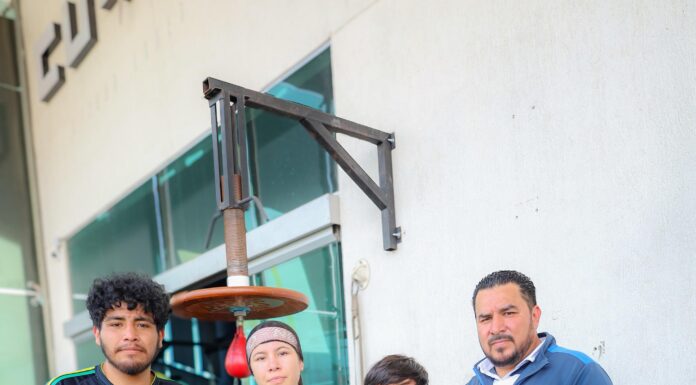 La Boxeadora Colonense, Mireya Martínez, Gana en el Torneo México vs Canadá