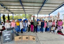 Entrega USEBEQ mobiliario escolar a primaria de Amealco