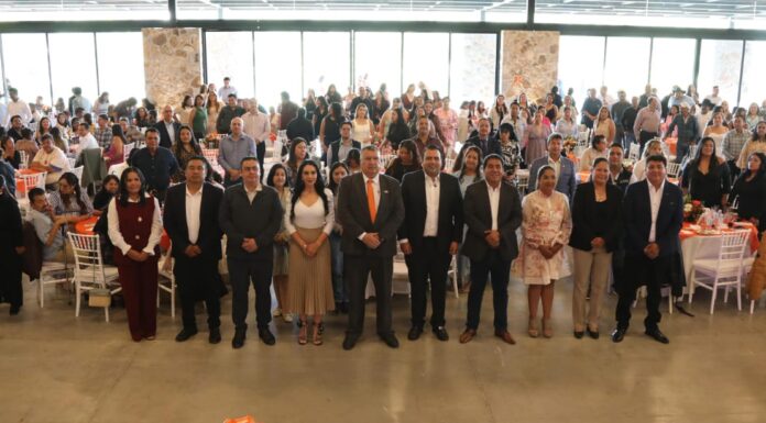 Reconoce Gaspar Trueba al Magisterio Colonense