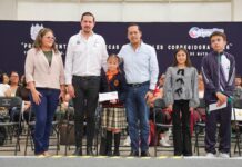 Chepe Guerrero entrega más de 9 mil becas a estudiantes de Corregidora
