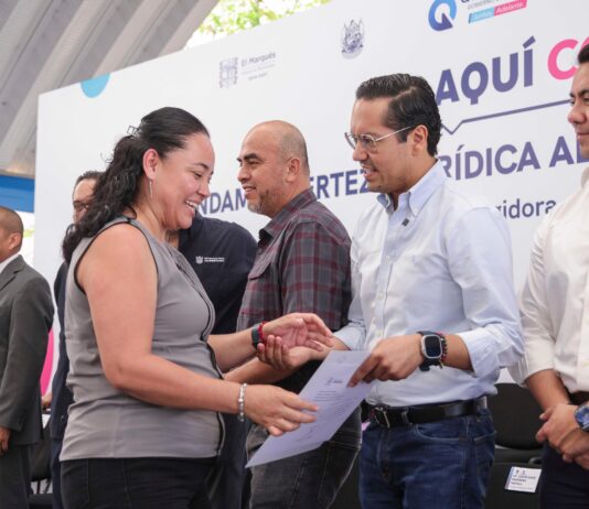 Chepe Guerrero y Mauricio Herbert encabezan la entrega de más de 450 títulos de propiedad a familias de la zona metropolitana