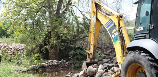 Realiza Administración Municipal de Gaspar Trueba Trabajos de Desazolve en Afluentes