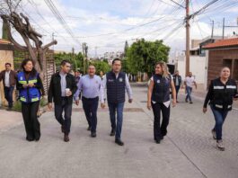 Chepe Guerrero supervisa reparación de socavones en Tejeda