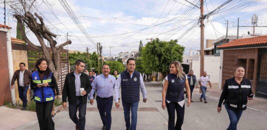 Chepe Guerrero supervisa reparación de socavones en Tejeda